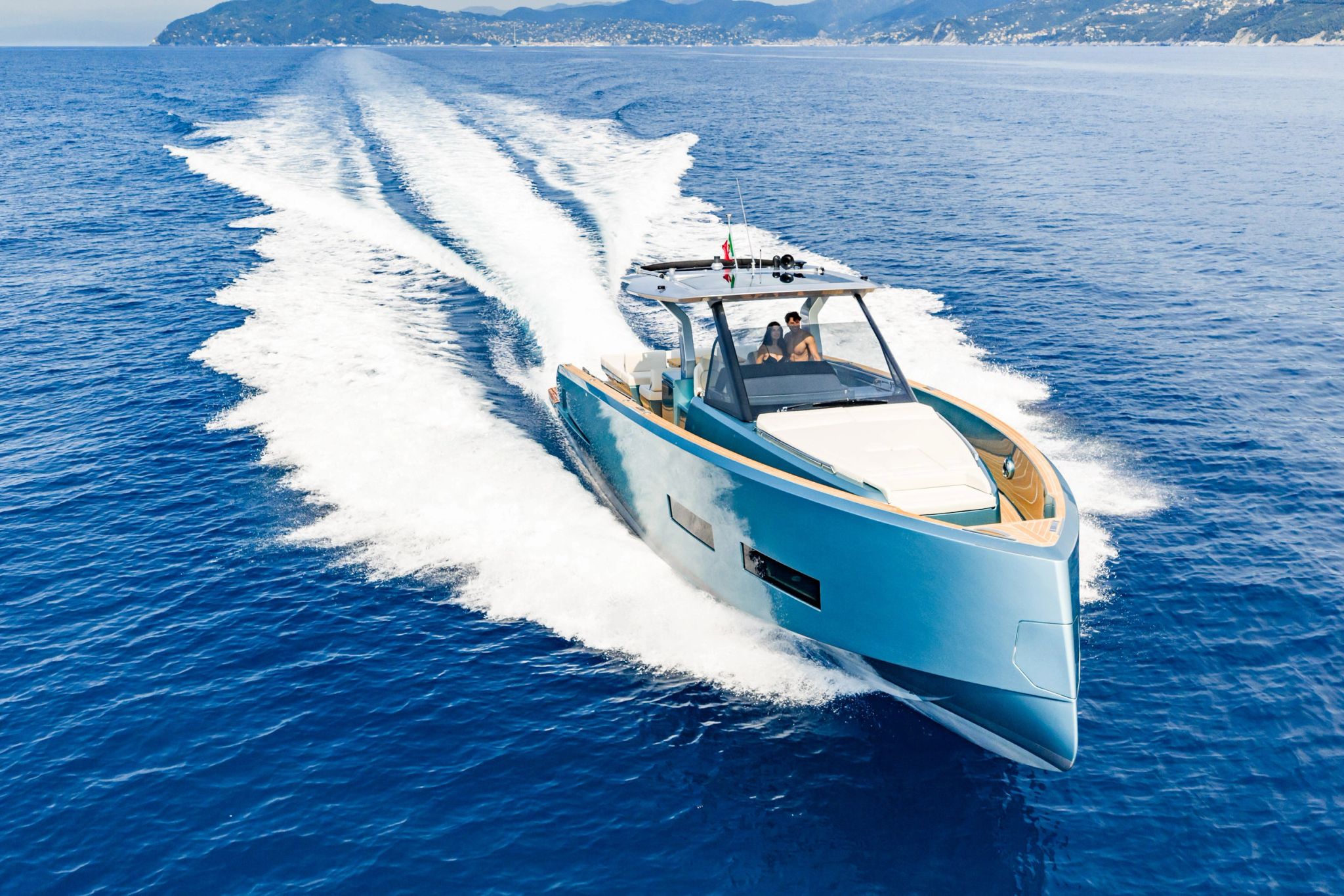 Yacht Pardo en navigation illustrant une gamme cohérente alliant design et performance en mer